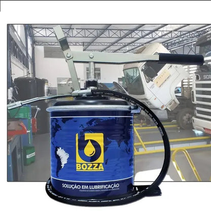 Bomba Manual Para Graxa com Reservatório de 5 a 7KG Bozza