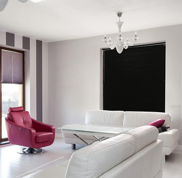 Persiana OFF-25 com Lâminas PVC 25mm Preta 1,40X1,30 Evolux