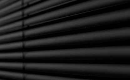Persiana OFF-25 com Lâminas PVC 25mm Preta 1,40X1,30 Evolux